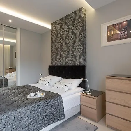 White Pearl & Free Parking Апартаменты